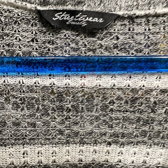 Streetwear Gray & White Faux Button Knit Sweater - Approx. Size Large - Picture 4 of 4